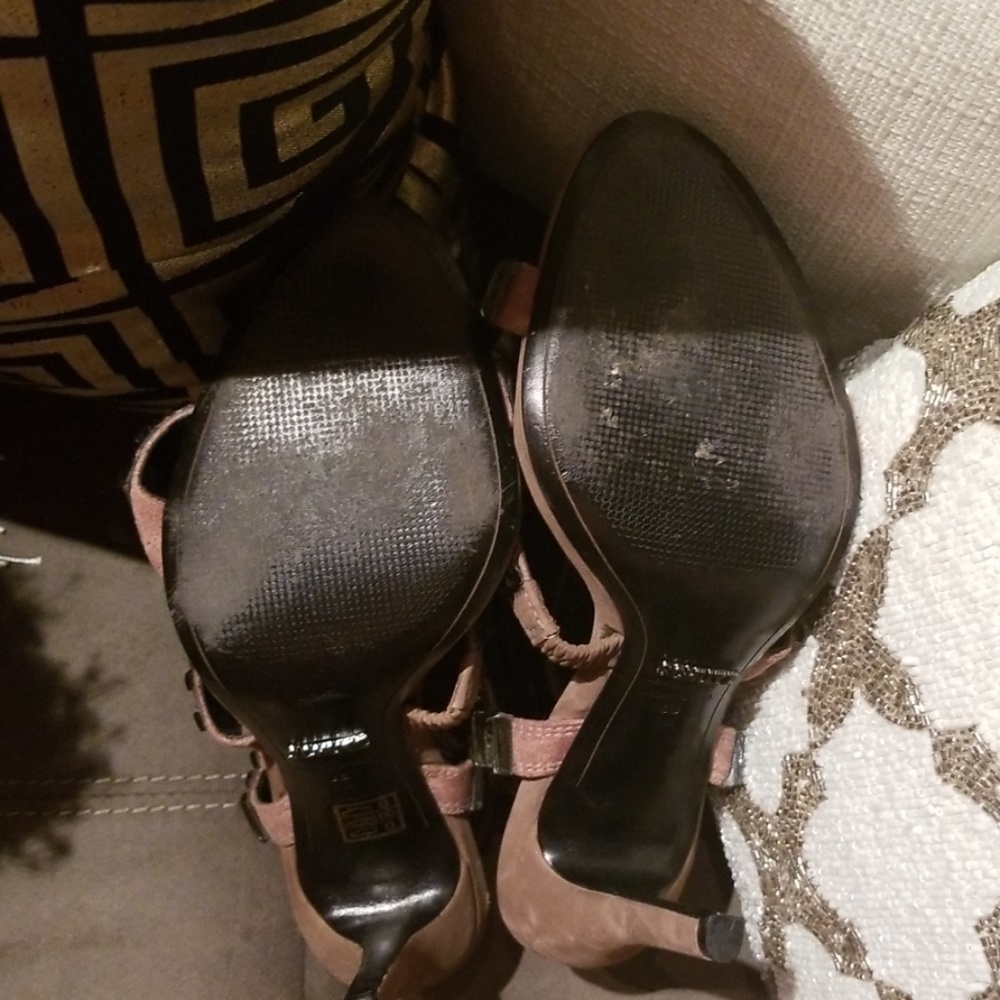 Shoes - Picture 3 of 4